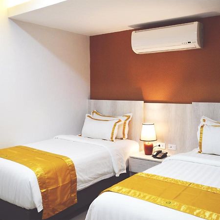 Carlosta Hotel オルモック エクステリア 写真