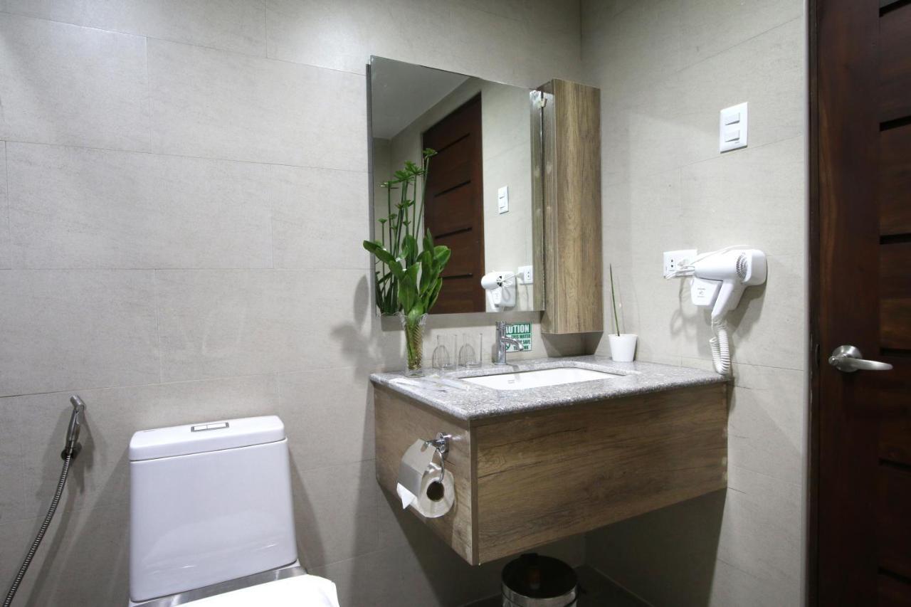 Carlosta Hotel オルモック エクステリア 写真